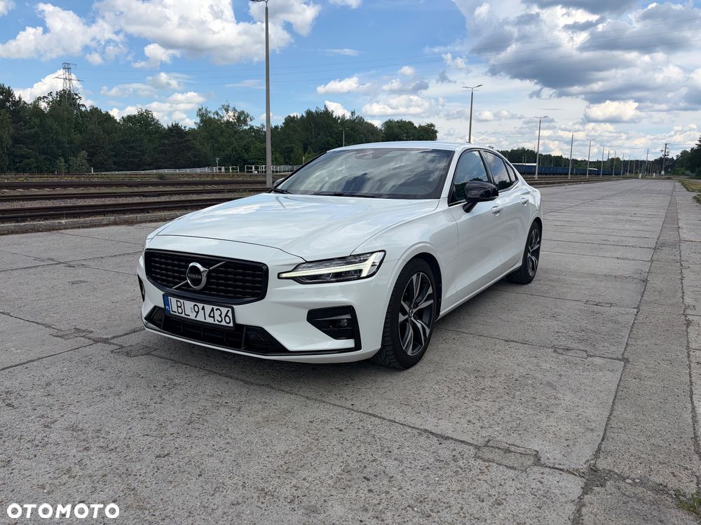 Volvo S60 B4 B R-Design - 2