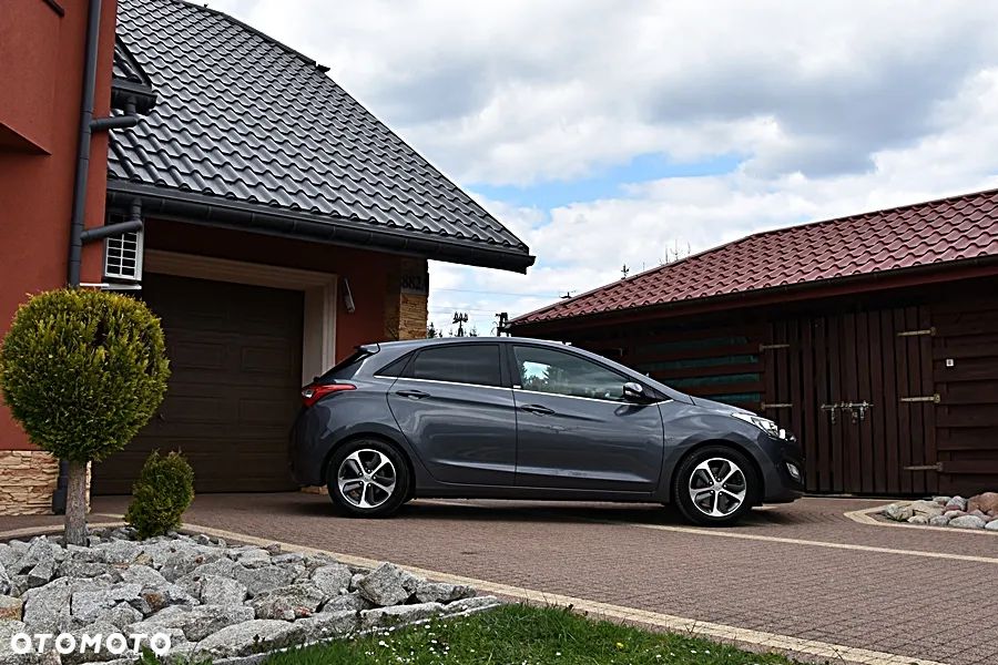 Hyundai i30 blue 1.6 GDI Passion - 11