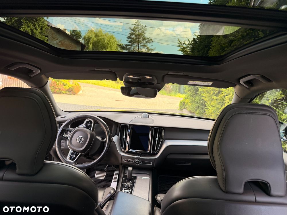 Volvo XC 60 T8 Plug-In Hybrid AWD R-Design - 8