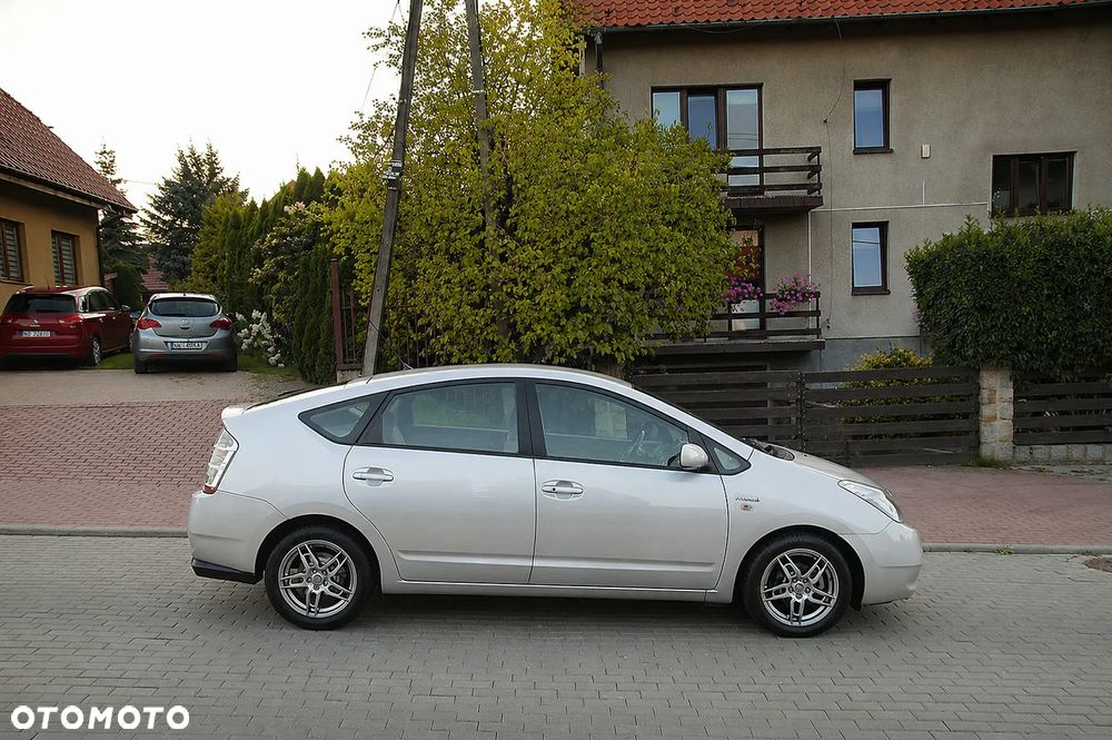 Toyota Prius 1.5 VVT-i Prestige - 7