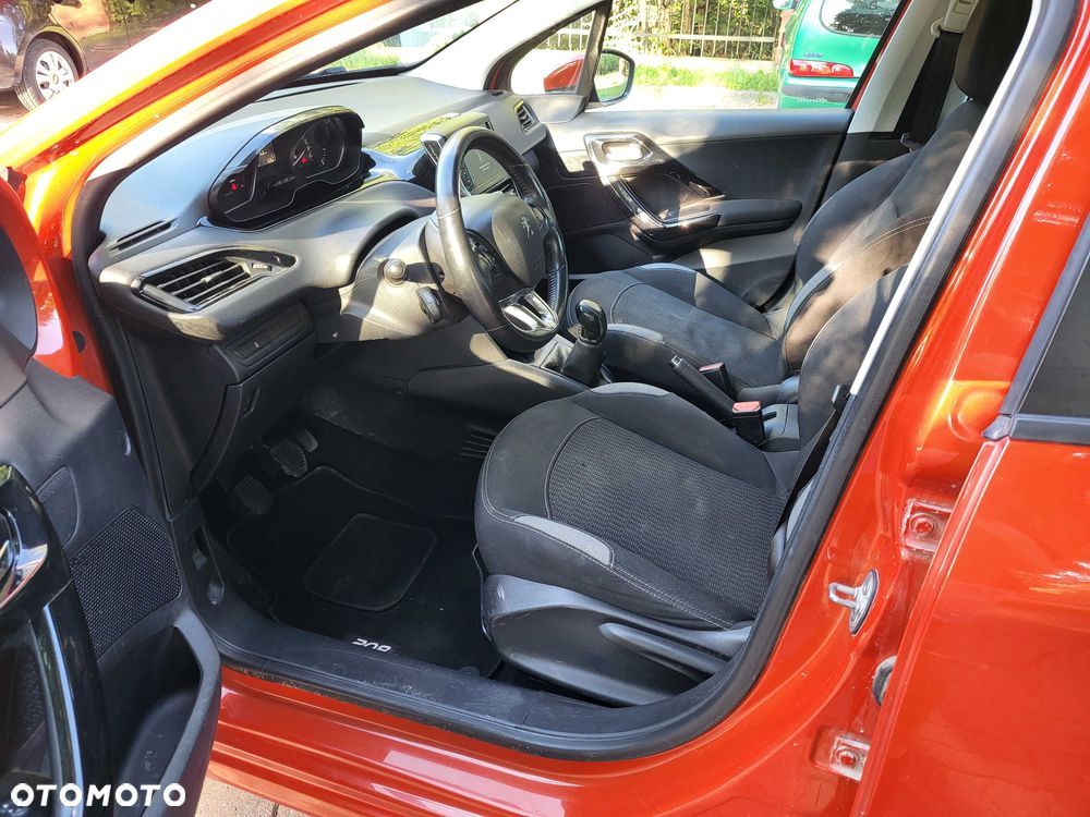Peugeot 208 - 7