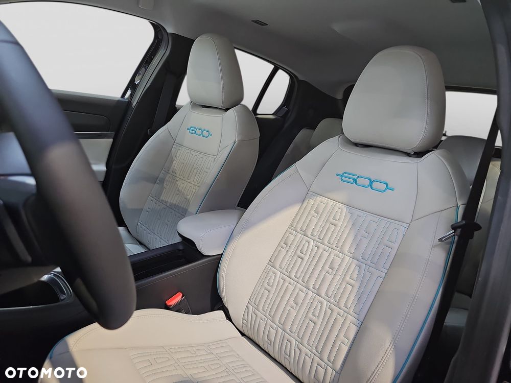 Fiat 600 1.2 Turbo La Prima eDCT - 11