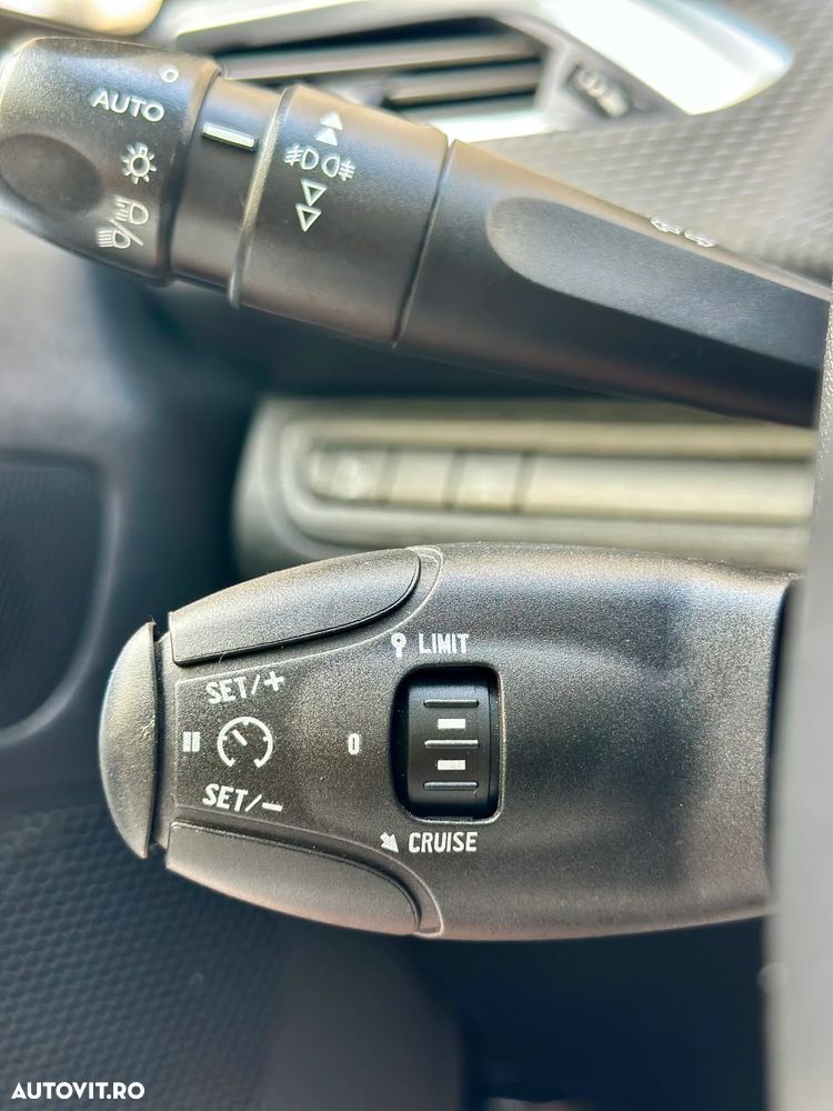 Peugeot 2008 - 25