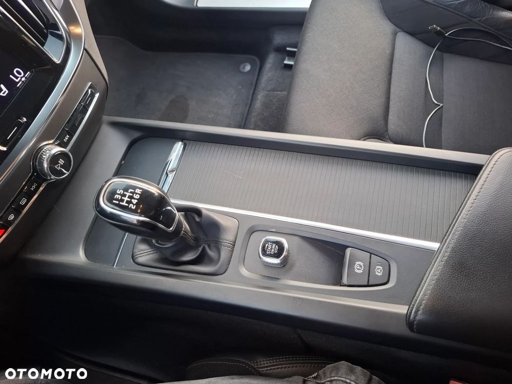Volvo V60 D3 Momentum - 11
