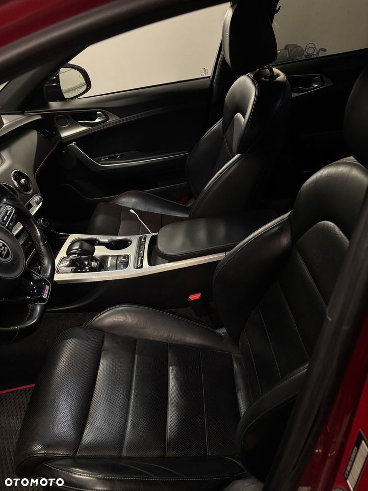 Kia Stinger - 13