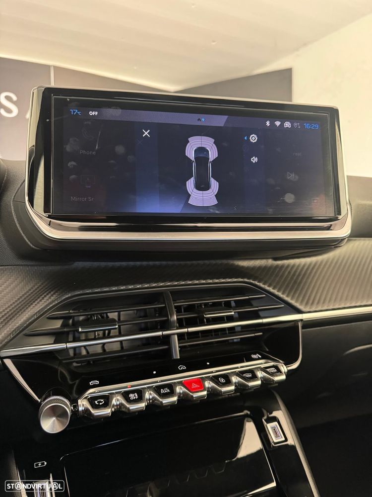 Peugeot 208 1.2 PureTech SE Style - 9