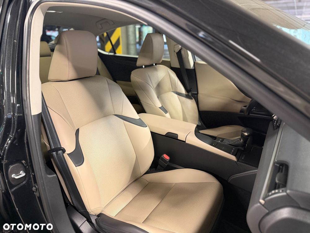 Lexus ES - 11