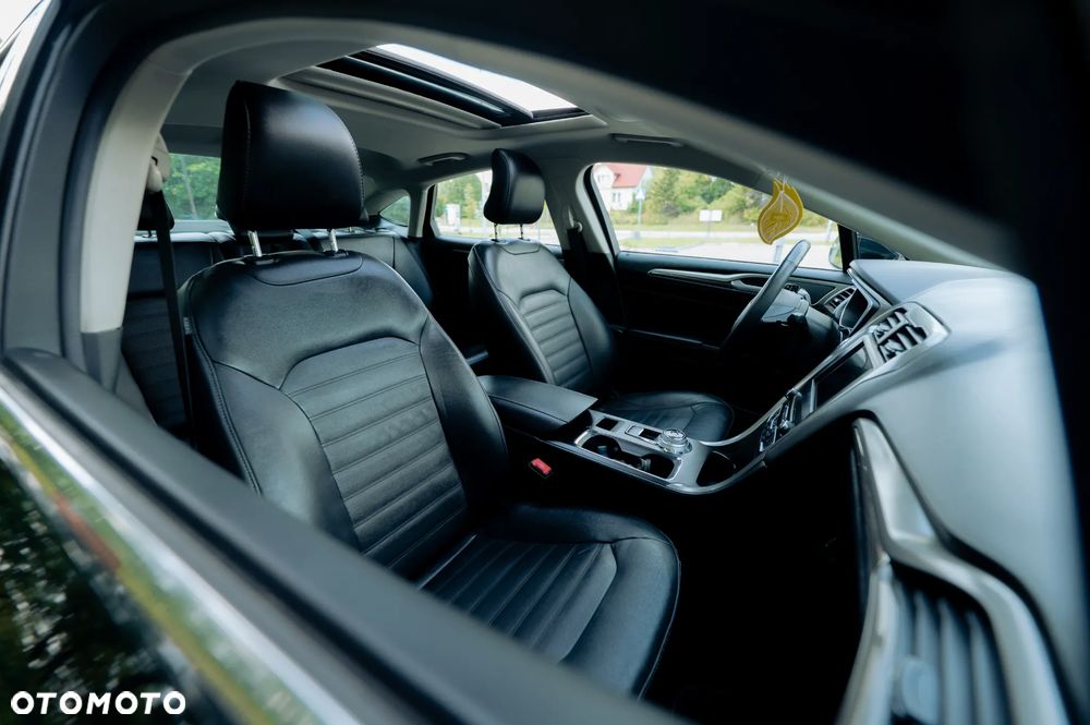 Ford Fusion 2.0 EcoBoost Titanium - 14