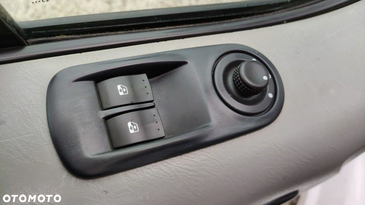 Opel Vivaro - 17