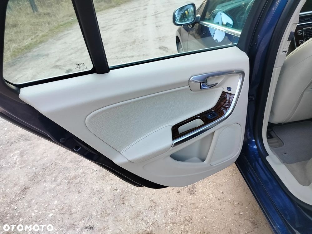 Volvo V60 T4 Edition - 25