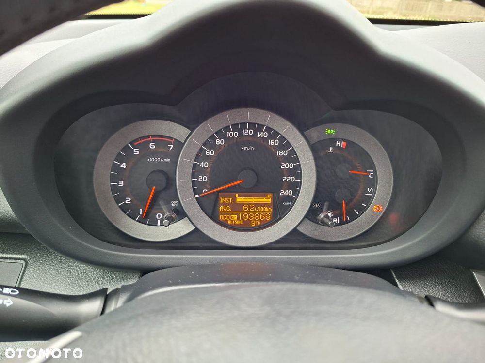 Toyota RAV4 2.2 D-4D Premium - 19