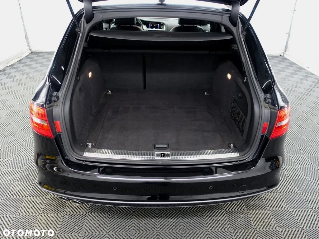 Audi A4 2.0 TDI DPF S line Sportpaket - 37