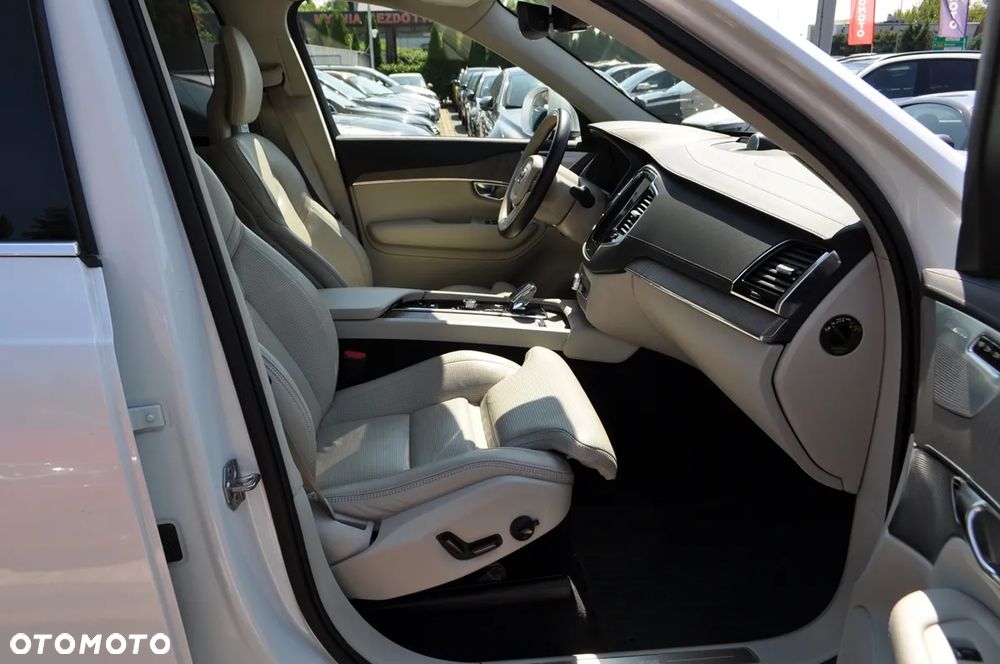 Volvo XC 90 T8 AWD Plug-In Hybrid Inscription 7os - 24