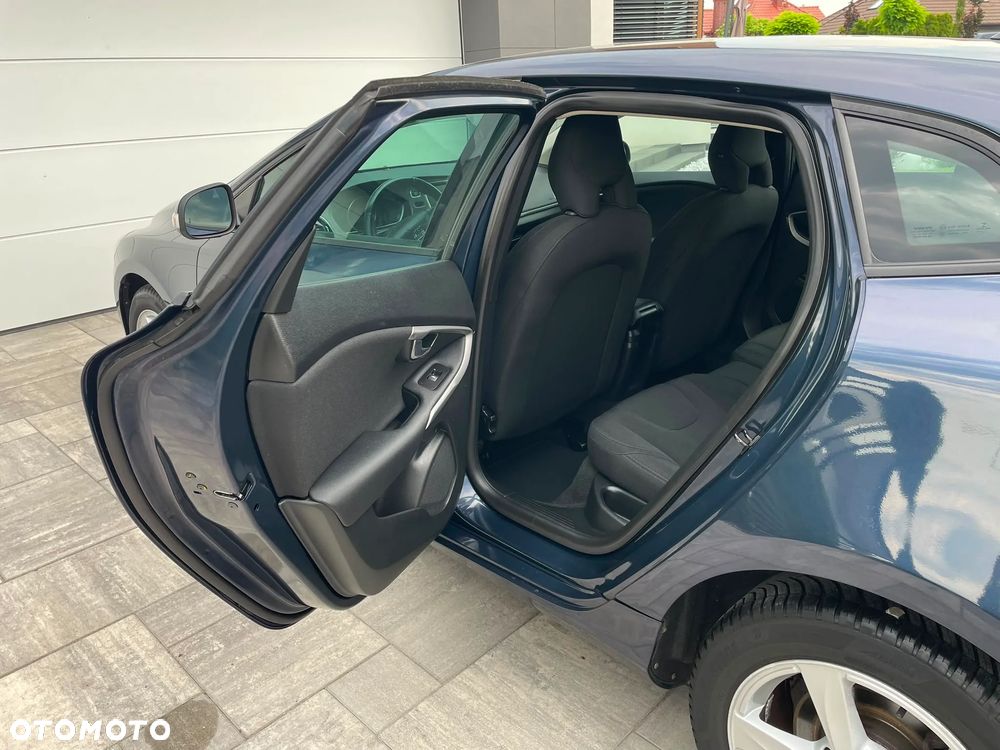 Volvo V40 D2 Summum - 18