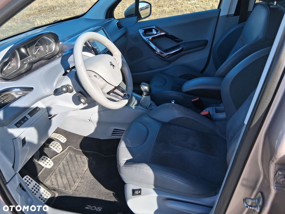 Peugeot 208 e-HDi 92 Stop&Start Style - 19