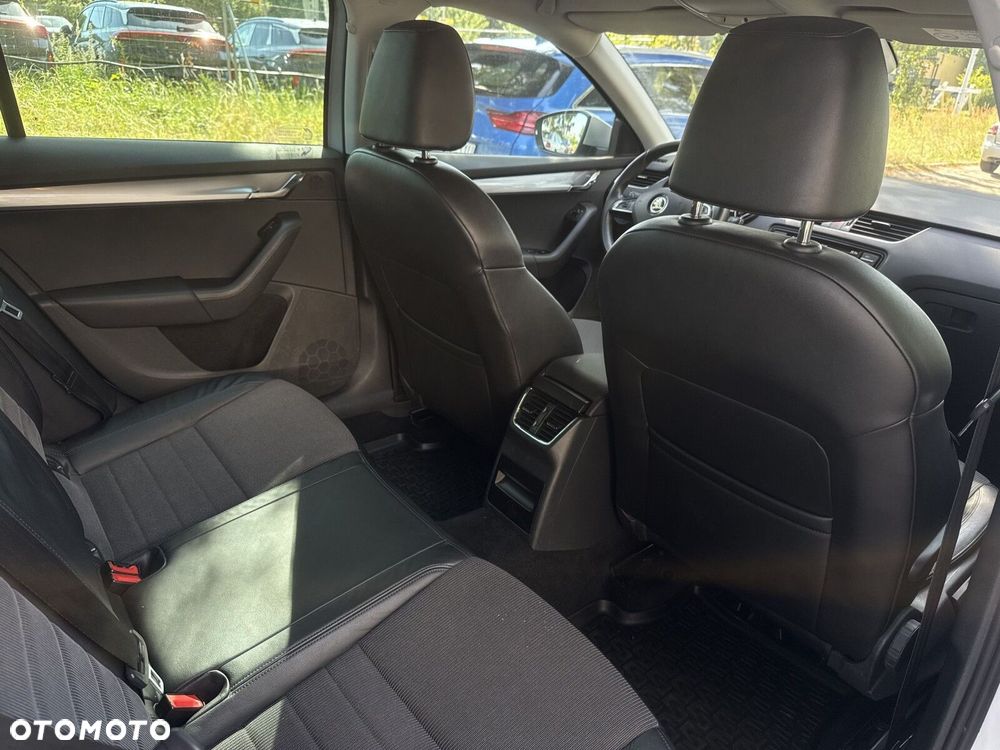 Skoda Octavia 2.0 TDI 4x4 Style DSG - 36