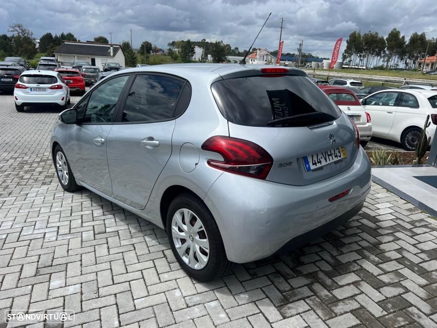 Peugeot 208 1.6 BlueHDi Style - 3