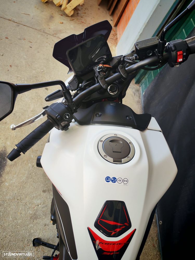Honda Hornet 750 SP - 3