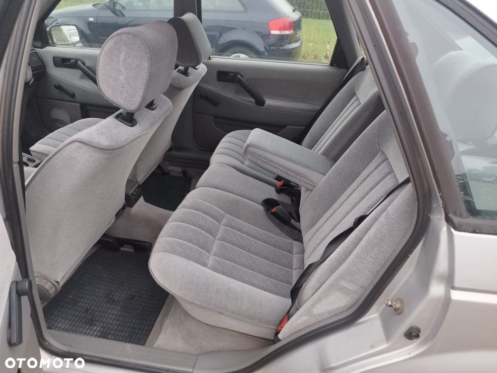 Volkswagen Passat 2.0 GL - 20