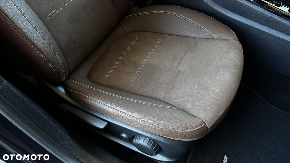 Mercedes-Benz Klasa A 200 AMG Line 7G-DCT - 25