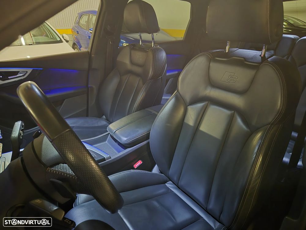 Audi Q7 3.0 TDI quattro S-line Tiptronic 7L - 27