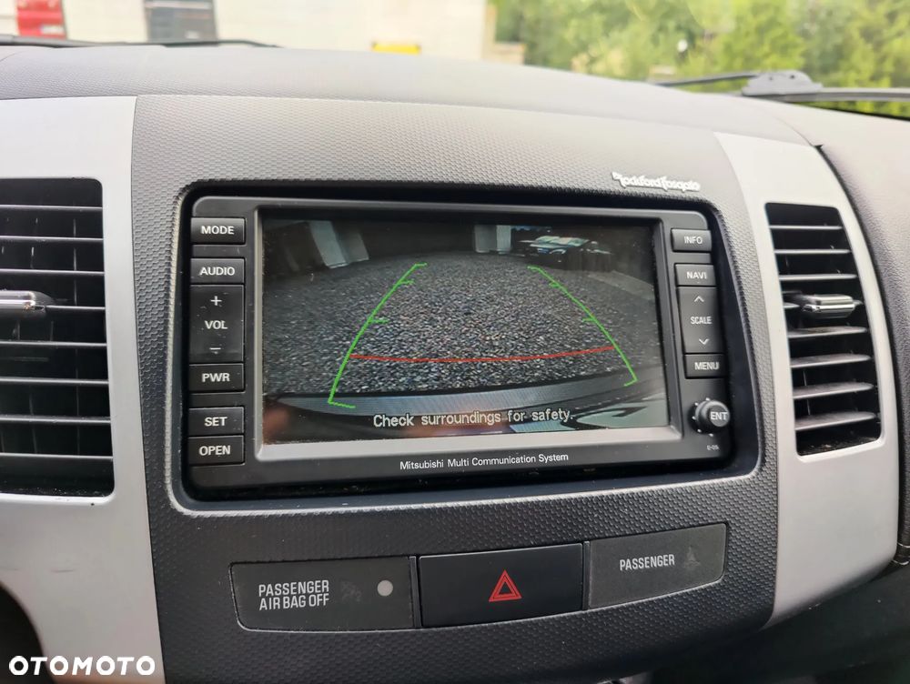 Mitsubishi Outlander 2.0 Intense + NAVI 2WD EU5 CVT - 18