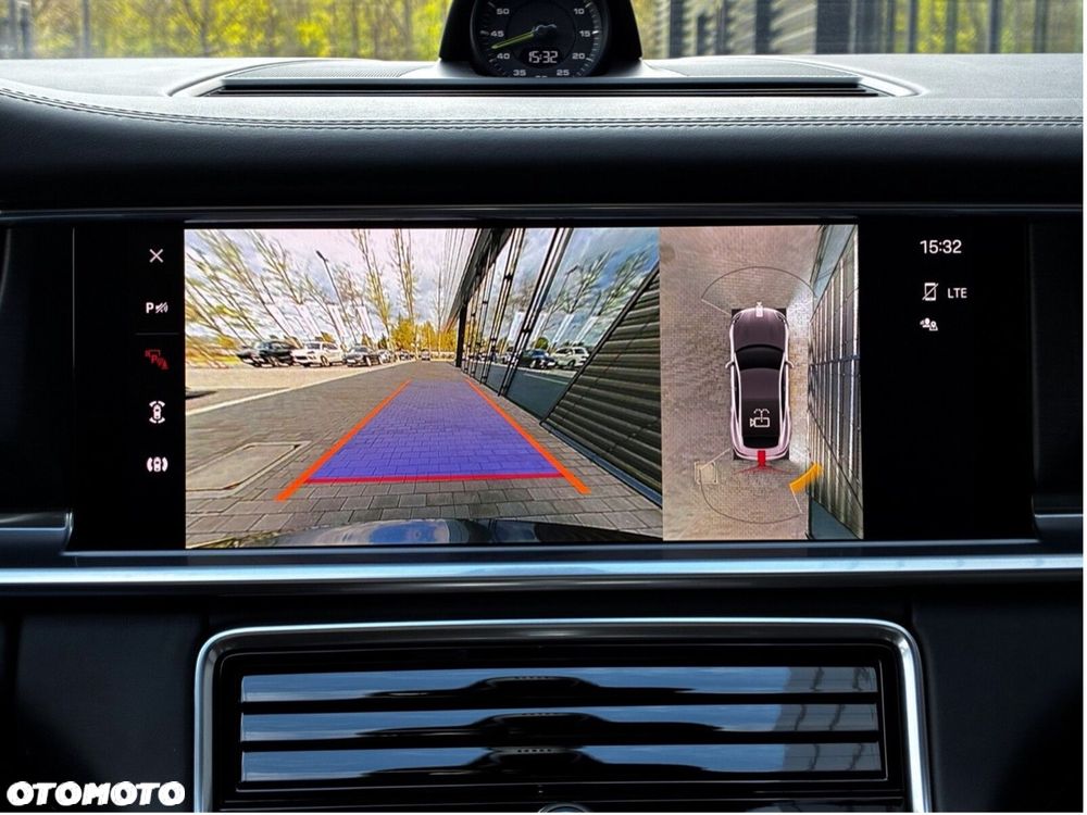 Porsche Panamera 4 E-Hybrid Platinum Edition - 16