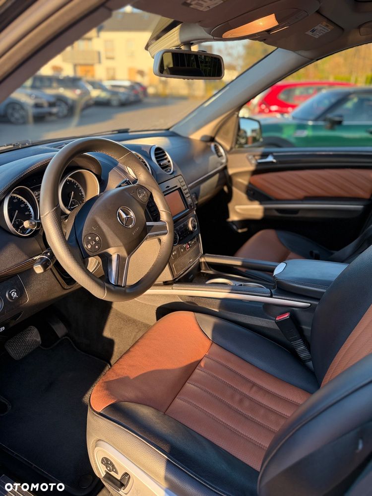 Mercedes-Benz GL 450 - 11