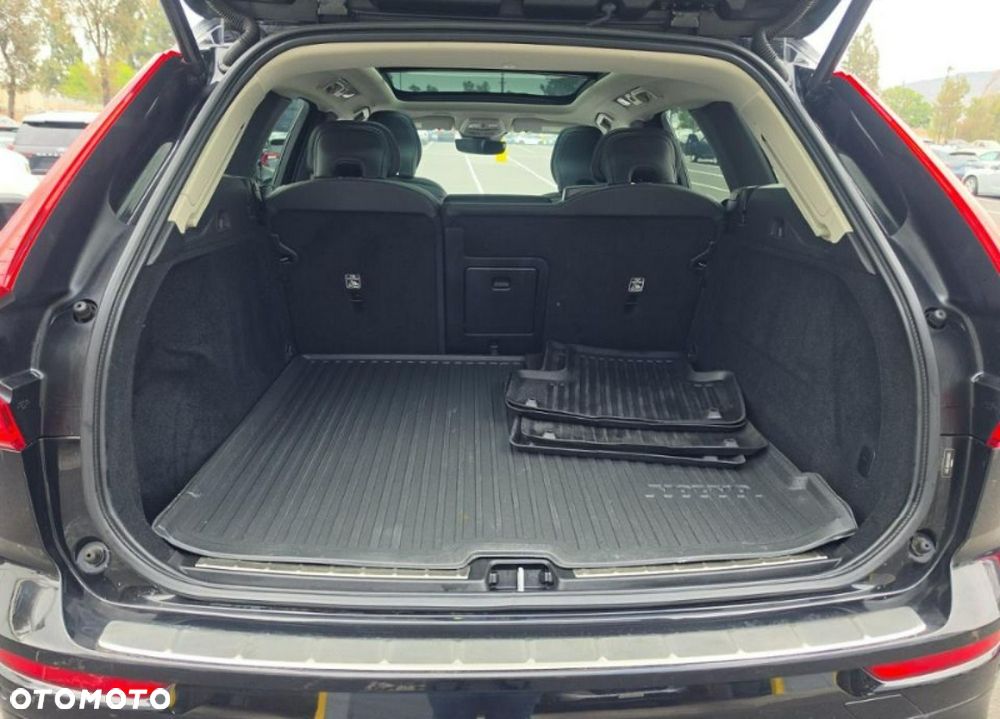 Volvo XC 60 B5 B AWD Plus Bright - 12