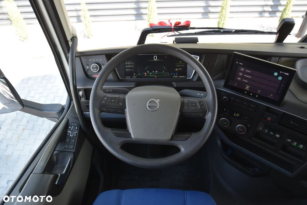 Volvo FH500 / EURO 6 / NOWY MODEL / KLIMATYZACJA POSTOJOWA / ACC / LEDY / 2 ZBIORNIKI PALIWA / FULL SPILERY / 2022 / SERWISOWANY / SPROWADZONY - 24