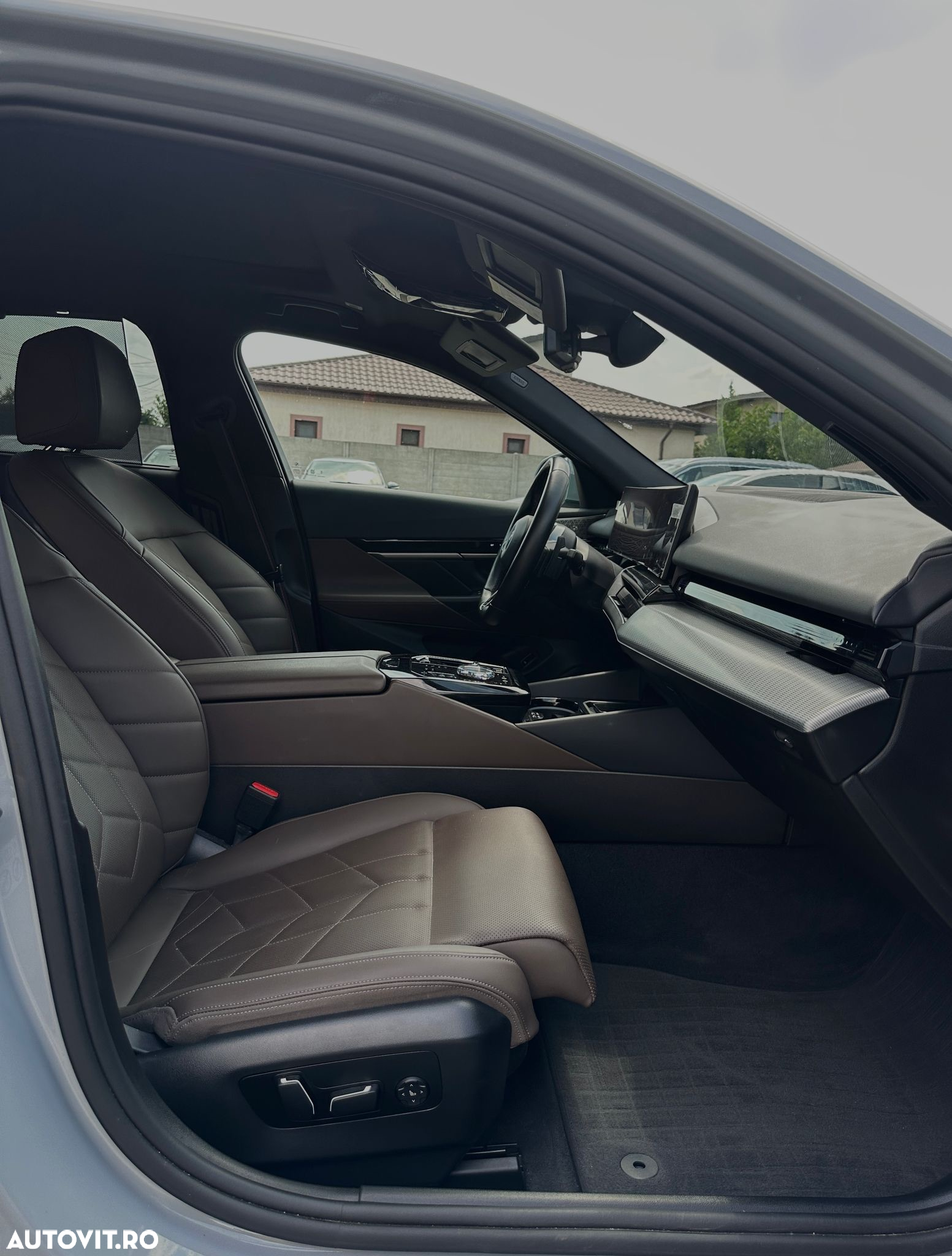 BMW Seria 5 520d xDrive AT MHEV - 24