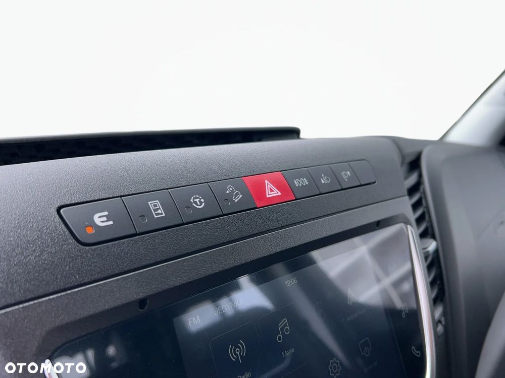 Iveco Daily 35S16H3.0 DOKA 3.0 Diesel 160KM Brygadowy 7-osób dostępny "od ręki" - 20