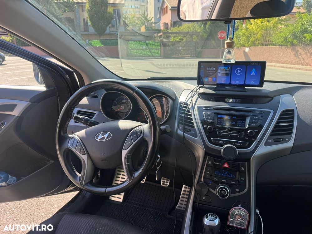 Hyundai Elantra 1.6 MPi Exclusive - 9