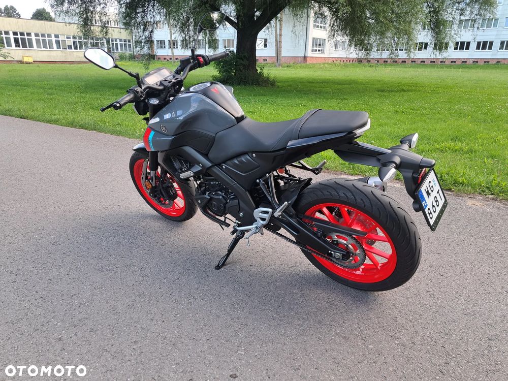 Yamaha MT - 8