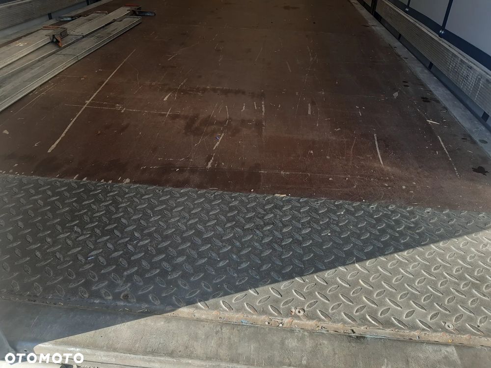 Schmitz Cargobull SCB S3T - 17