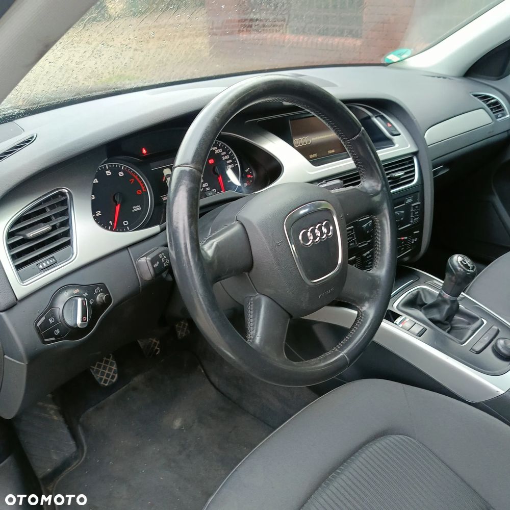 Audi A4 Limousine - 9