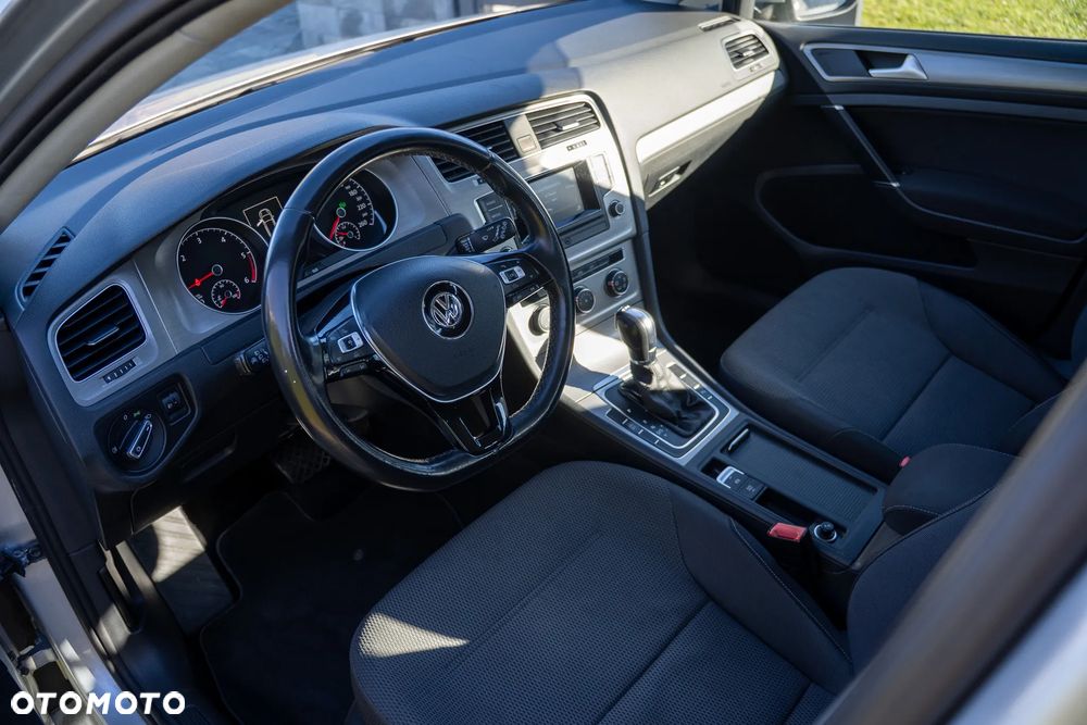 Volkswagen Golf VII Variant Diesel Comfortline - 17