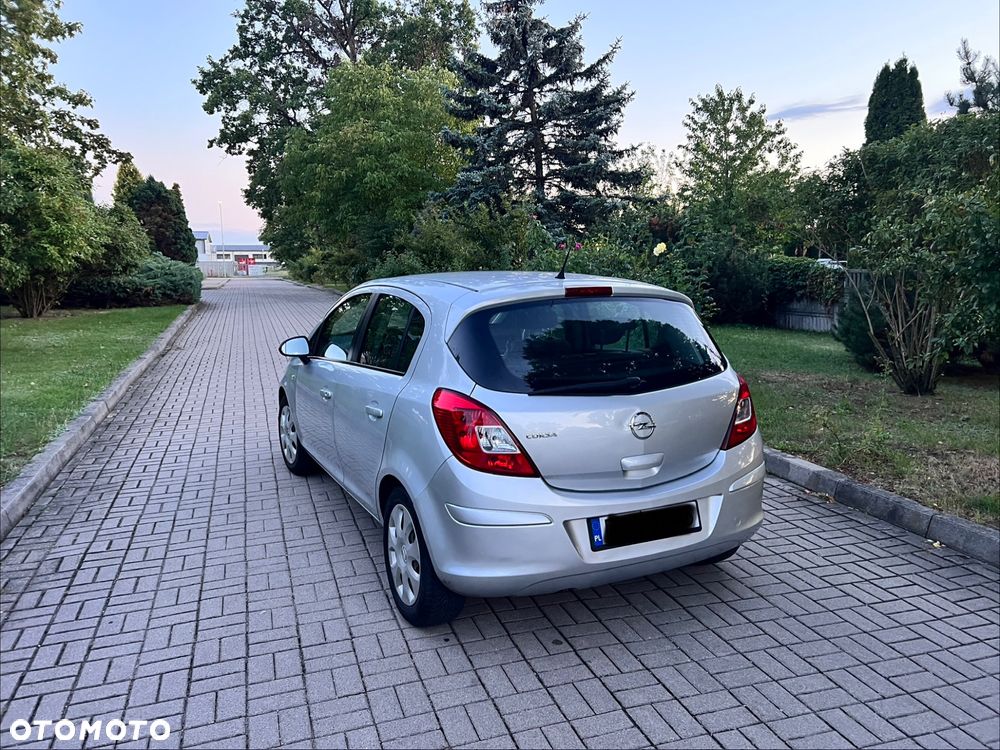 Opel Corsa 1.2 16V Cosmo - 4