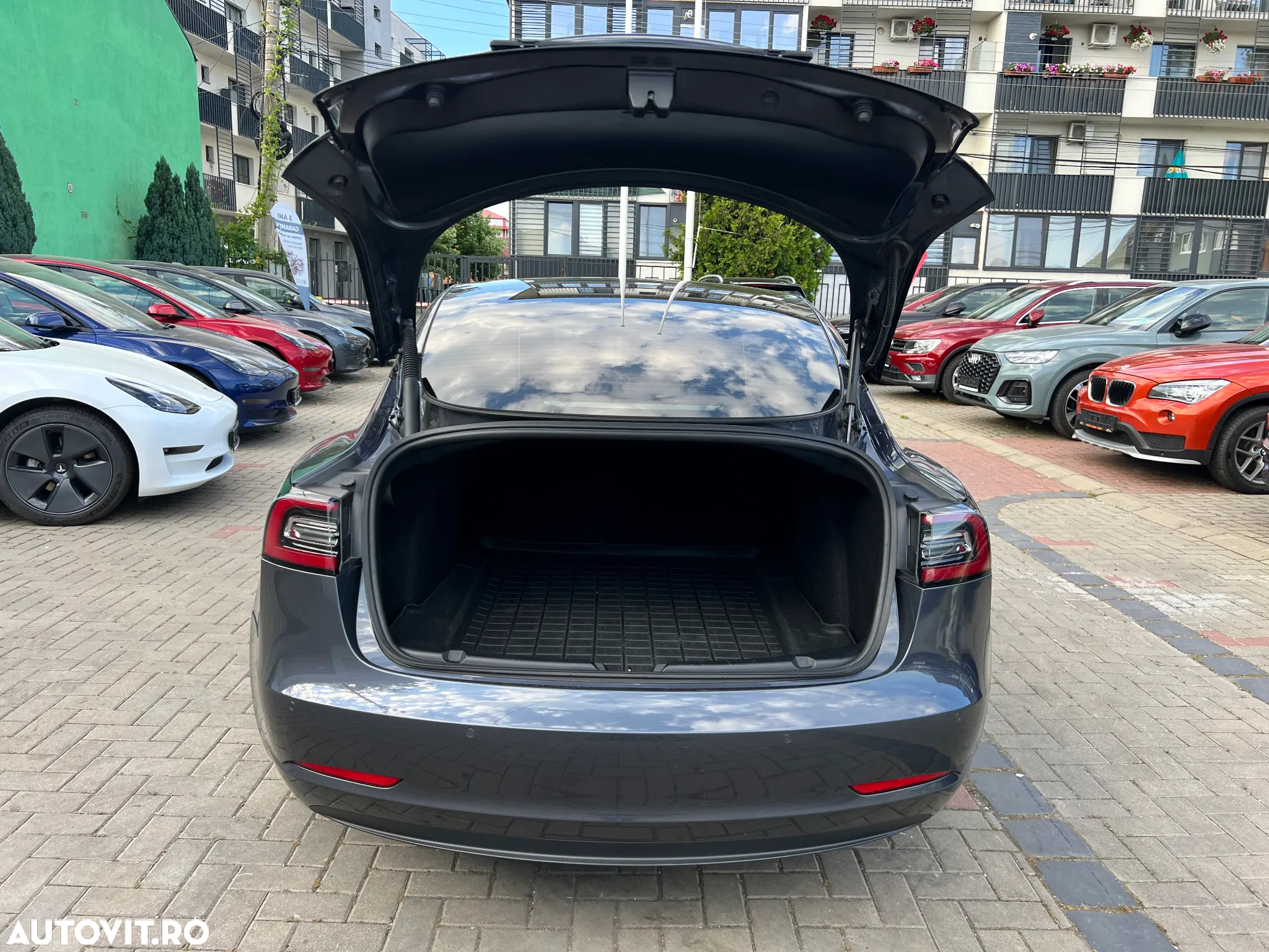 Tesla Model 3 Standard Reichweite Plus Hinterradantrieb - 29