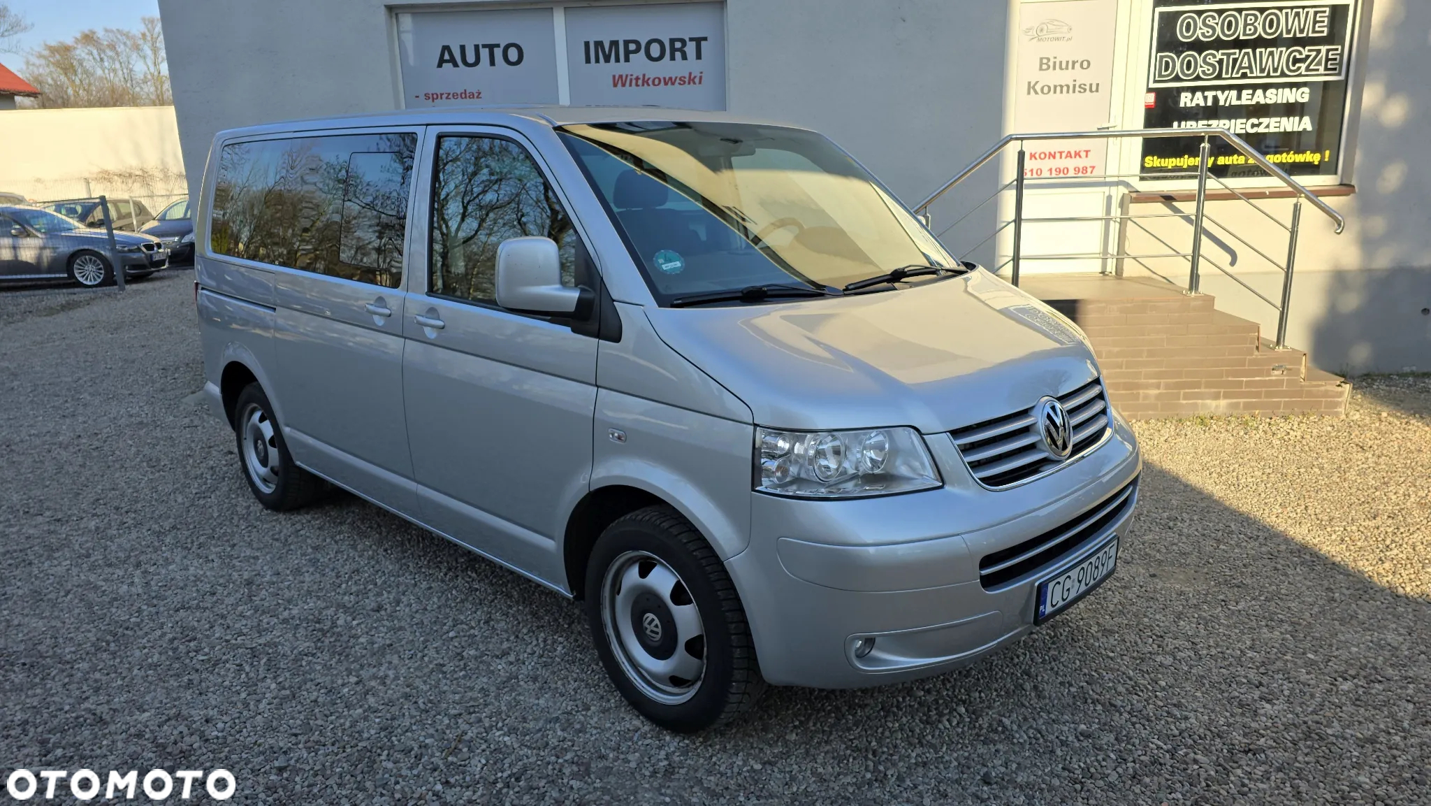 Volkswagen Caravelle - 10