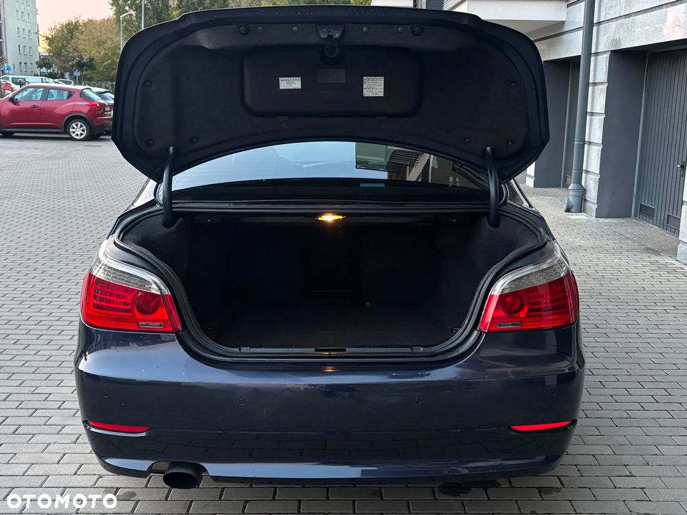 BMW Seria 5 520d Special Edition - 17