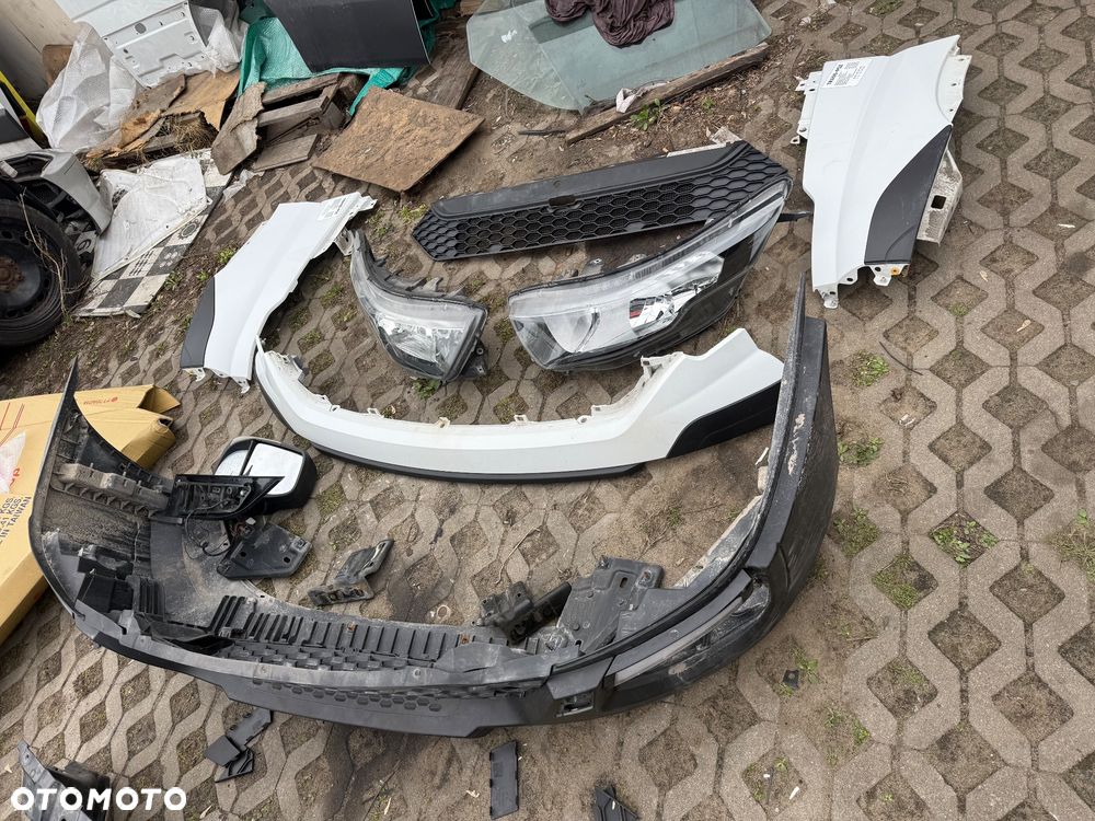 Przód kompletny biały Iveco Daily 2015-2019 przedlift błotniki zderzak pas przedni lampy atrapa grill - 2