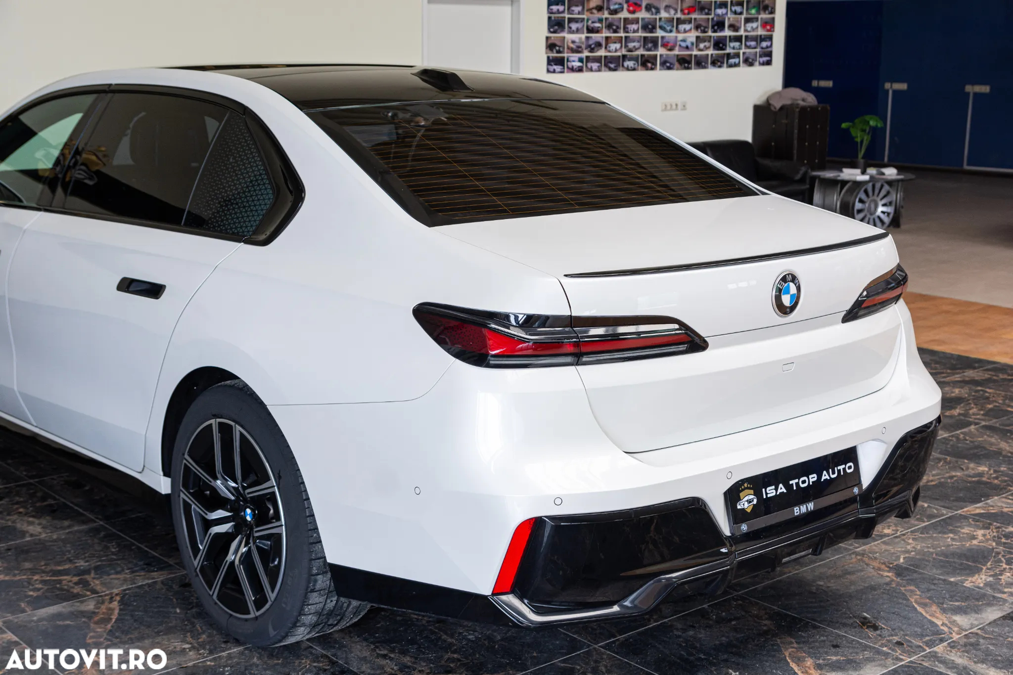 BMW Seria 7 740d xDrive MHEV - 38