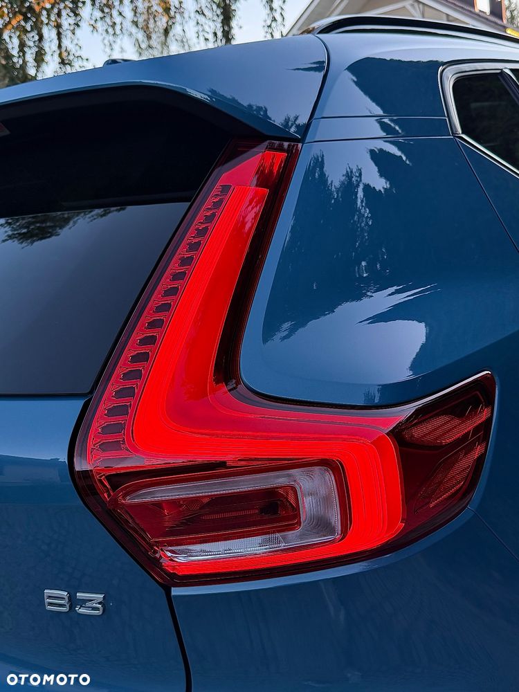 Volvo XC 40 B3 Ultimate Dark - 25