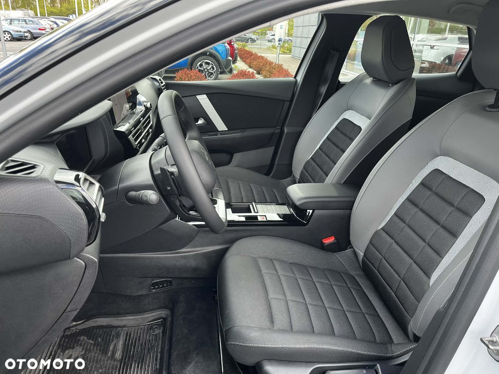 Citroën C4 1.2 mHEV Plus eDCT6 - 13