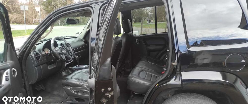 Jeep Cherokee - 22