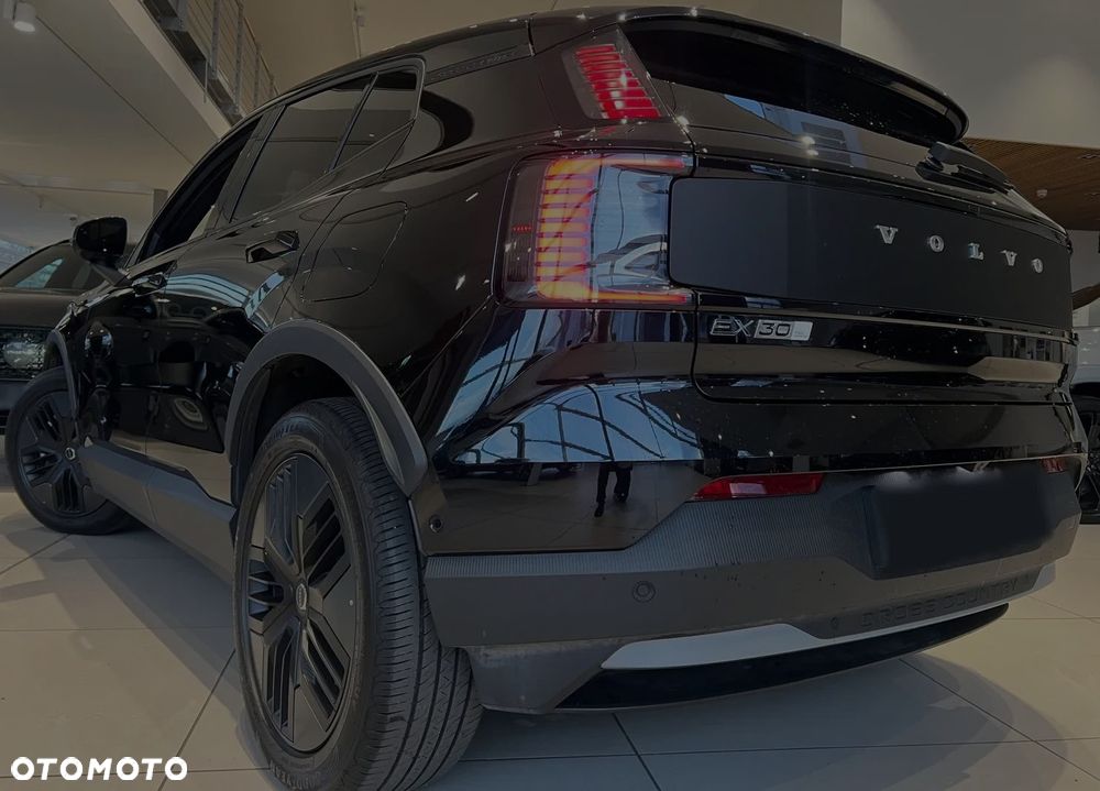 Volvo EX30 Twin Motor Performance AWD Cross Country Ultra - 13