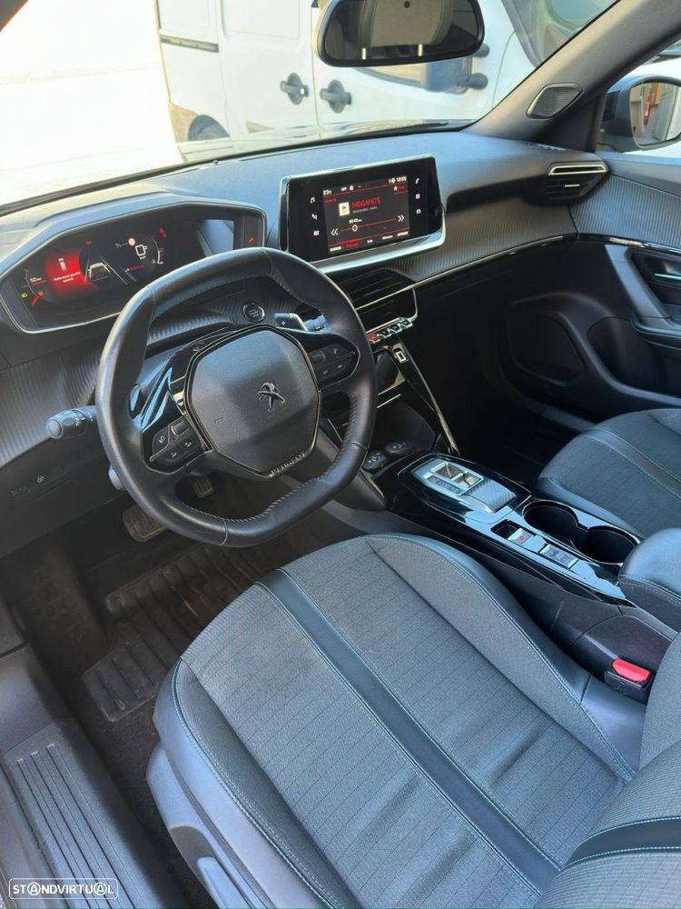 Peugeot 2008 1.2 PureTech Allure Pack EAT8 - 8
