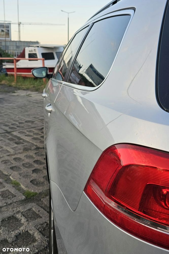 Volkswagen Passat - 11