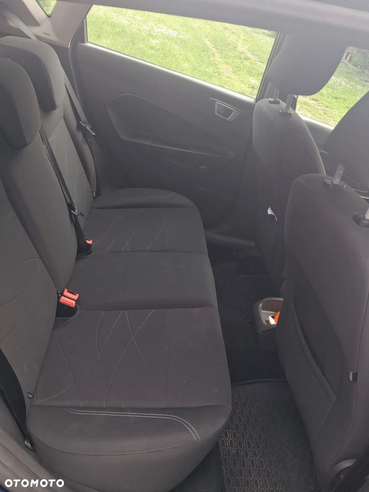 Ford Fiesta - 9